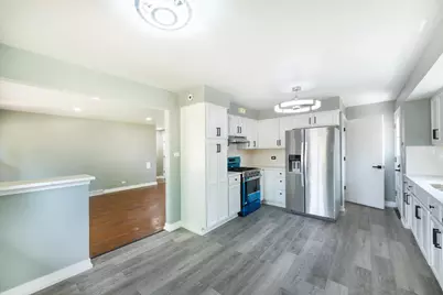 1015 W Victoria Avenue, Berkeley, IL 60163 - Photo 5