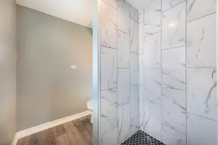 1015 W Victoria Ave, Berkeley, IL 60163 - Photo 9