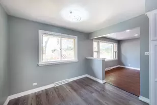 1015 W Victoria Ave, Berkeley, IL 60163 - Photo 7