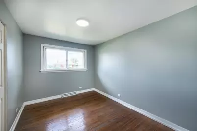 1015 W Victoria Avenue, Berkeley, IL 60163 - Photo 11