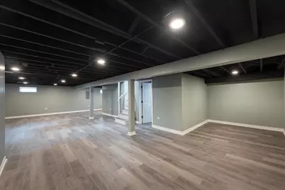 1015 W Victoria Avenue, Berkeley, IL 60163 - Photo 13