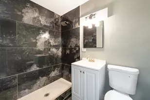 1015 W Victoria Ave, Berkeley, IL 60163 - Photo 15