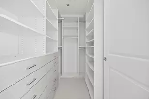 10 E Delaware Pl, Chicago, IL 60611 - Photo 19