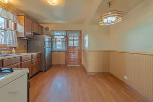 6811 S Komensky Ave, Chicago, IL 60629 - Photo 9