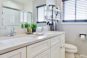 441 S Yale Ave, Addison, IL 60101 - Photo 11