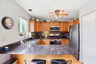 6785 Nantucket Ct, Gurnee, IL 60031 - Photo 5