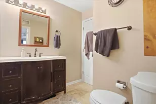 6785 Nantucket Ct, Gurnee, IL 60031 - Photo 15