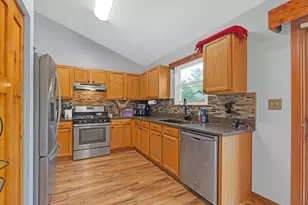 611 Parkway Ave, Antioch, IL 60002 - Photo 9