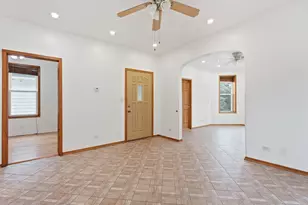 3408 N Springfield Ave, Chicago, IL 60618 - Photo 7