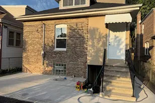 8232 S Calumet Ave, Chicago, IL 60619 - Photo 45