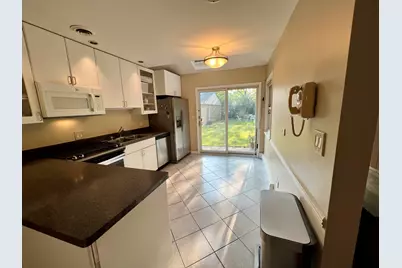 7338 N Tripp Avenue, Lincolnwood, IL 60712 - Photo 5