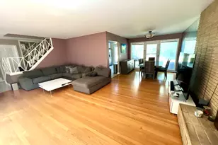 7338 N Tripp Ave, Lincolnwood, IL 60712 - Photo 3