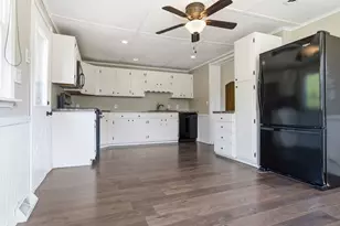 1002 E Empire St, Bloomington, IL 61701 - Photo 15