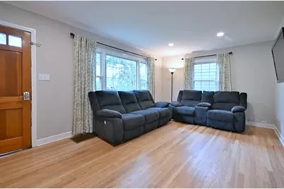 1034 S Saylor Avenue, Elmhurst, IL 60126 - Photo 3