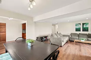 3300 N Carriageway Dr, Arlington Heights, IL 60004 - Photo 9