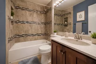 121 Golfview Dr, Glendale Heights, IL 60139 - Photo 11