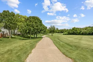121 Golfview Dr, Glendale Heights, IL 60139 - Photo 19