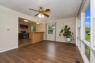 1802 Fairfield Rd, Lindenhurst, IL 60046 - Photo 5