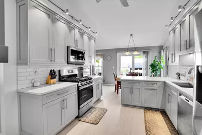 154 Newtown Drive, Buffalo Grove, IL 60089 - Photo 15