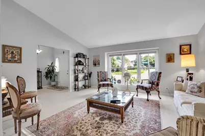 154 Newtown Drive, Buffalo Grove, IL 60089 - Photo 5