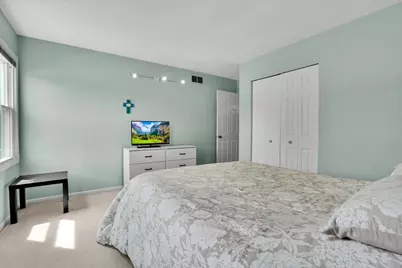 154 Newtown Drive, Buffalo Grove, IL 60089 - Photo 19