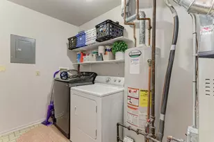 228 Brookside Ln, Willowbrook, IL 60527 - Photo 21