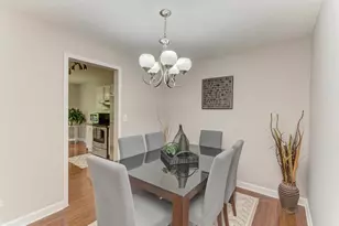 228 Brookside Ln, Willowbrook, IL 60527 - Photo 7