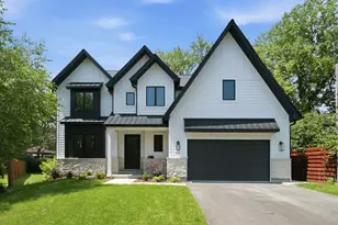 440 Briarhill Ln, Glenview, IL 60025 - Photo 1