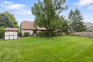 301 Ambria Dr, Mundelein, IL 60060 - Photo 33