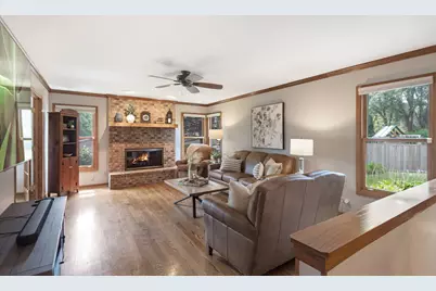 301 Ambria Drive, Mundelein, IL 60060 - Photo 9