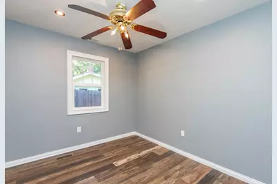 10312 W Chicago Avenue, Beach Park, IL 60099 - Photo 13