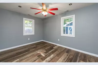 10312 W Chicago Avenue, Beach Park, IL 60099 - Photo 15