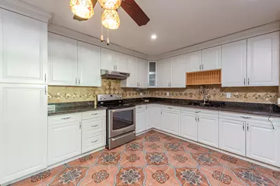 10312 W Chicago Avenue, Beach Park, IL 60099 - Photo 5