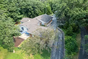 916 W Town Line Rd, Leaf River, IL 61047 - Photo 7
