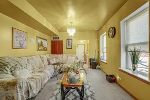 8008 S Ridgeland Ave, Chicago, IL 60617 - Photo 9