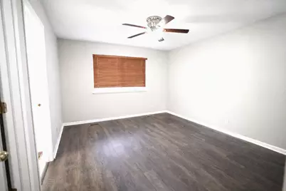 318 Abington Woods Drive, Aurora, IL 60502 - Photo 13