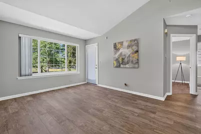 320 Fieldstone Court #320, Bolingbrook, IL 60440 - Photo 3