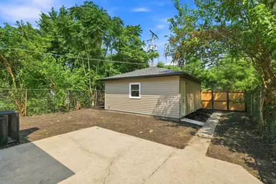 10933 S Eggleston Avenue, Chicago, IL 60628 - Photo 29