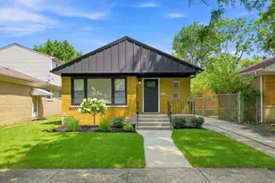 10933 S Eggleston Ave, Chicago, IL 60628 - Photo 1