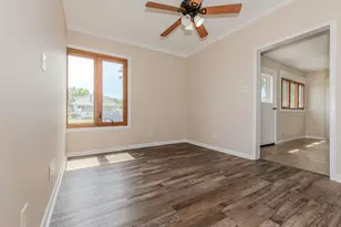 236 W Johnson St, Utica, IL 61373 - Photo 15