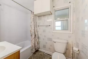 236 W Johnson St, Utica, IL 61373 - Photo 23