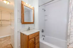 236 W Johnson St, Utica, IL 61373 - Photo 21