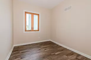 236 W Johnson St, Utica, IL 61373 - Photo 11