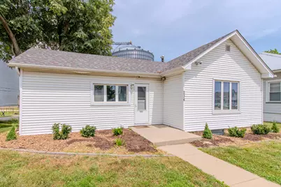 236 W Johnson Street, Utica, IL 61373 - Photo 3