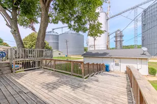 236 W Johnson St, Utica, IL 61373 - Photo 27
