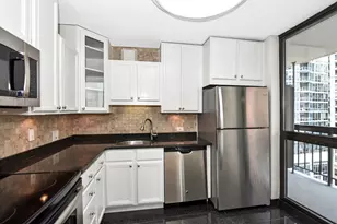 33 W Delaware Pl, Chicago, IL 60610 - Photo 19
