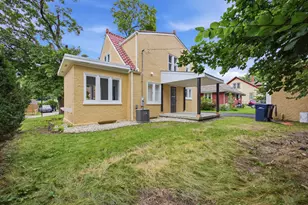 431 Bowen Ct, Elgin, IL 60120 - Photo 17