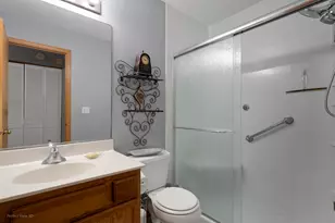 39123 Aberdeen Ln, Beach Park, IL 60083 - Photo 17