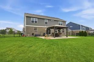 2032 Rownham Hill Rd, New Lenox, IL 60451 - Photo 35