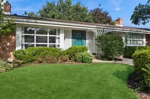 606 Carriage Hill Dr, Glenview, IL 60025 - Photo 1